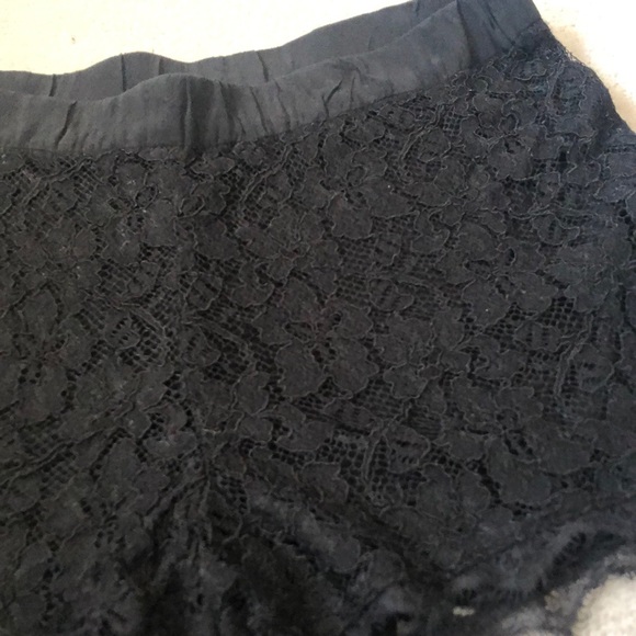 Aritzia lace shorts! - Picture 2 of 4